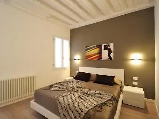 Dorsoduro Terrace And Garden * البندقية